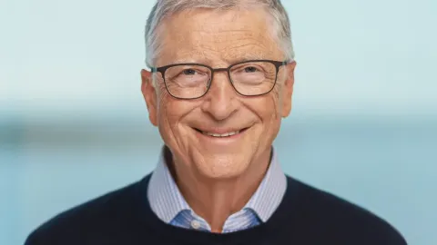 Bill Gates Predice: La IA Asumirá Mayoría de Tareas Humanas en Menos de una Década