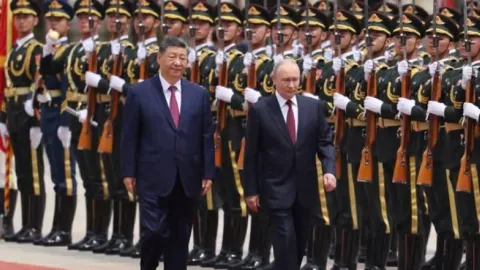 Cumbre Xi-Putin en Pekín: China y Rusia Unifican Posturas por un 'Orden Internacional Justo' y Extienden Histórico Tratado Bilateral