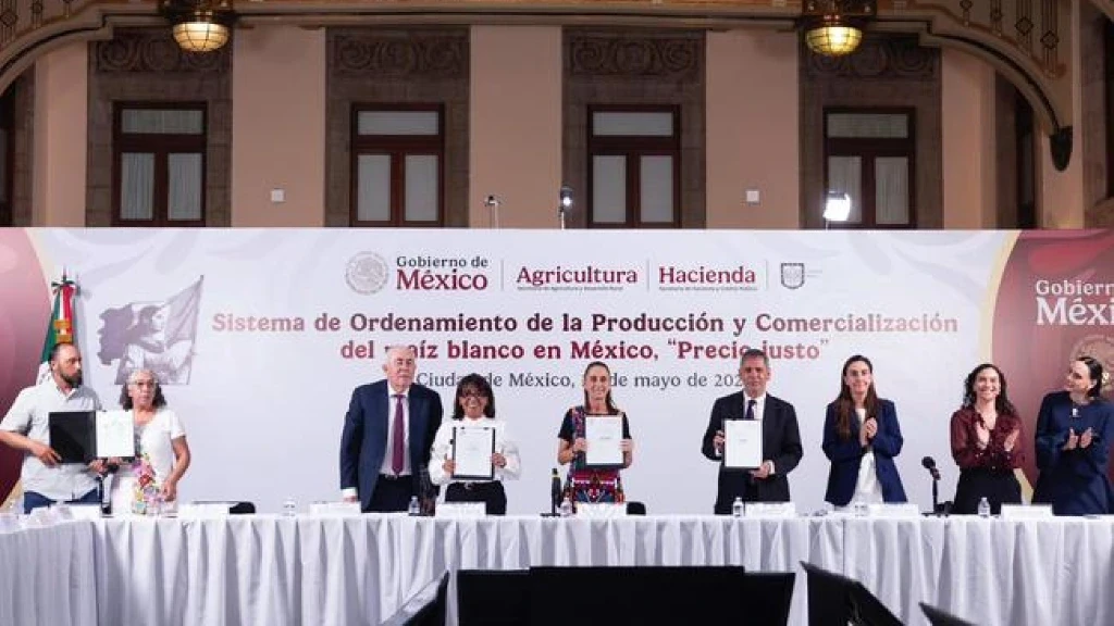 Presidenta firma acuerdo para la creación del Sistema de Ordenamiento de la Producción y Comercialización del maíz blanco “Precio Justo”