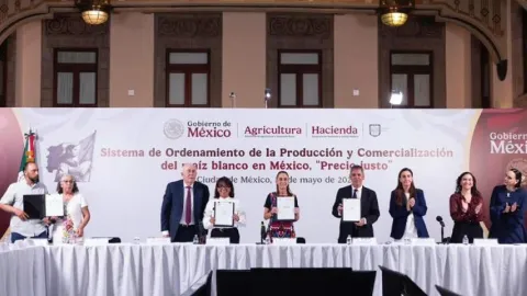 Presidenta firma acuerdo para la creación del Sistema de Ordenamiento de la Producción y Comercialización del maíz blanco “Precio Justo”