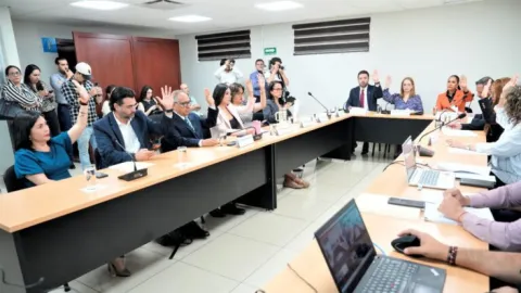 Aprueban en Comisiones reformas para fortalecer el cumplimiento de obligaciones alimentarias en Sinaloa