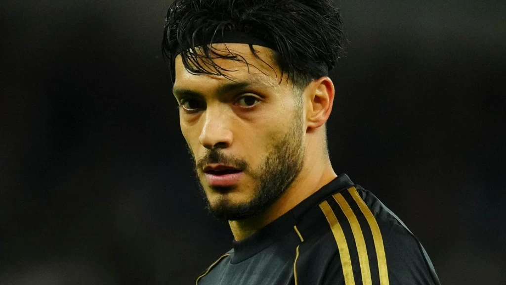 Raúl Jiménez y 'Chino' Huerta se Unen a la Selección Mexicana en California para la Preparación Final Rumbo al Mundial