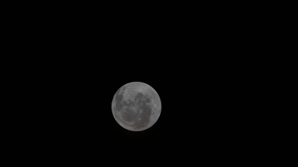 Microluna Azul de Mayo 2026: El Raro Fenómeno Astronómico Que Cierra el Mes Como la Luna Llena Más Pequeña del Año