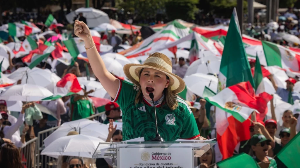 Miles de sinaloenses se dieron cita  para seguir la transmisión del mensaje a la nación de la Presidenta