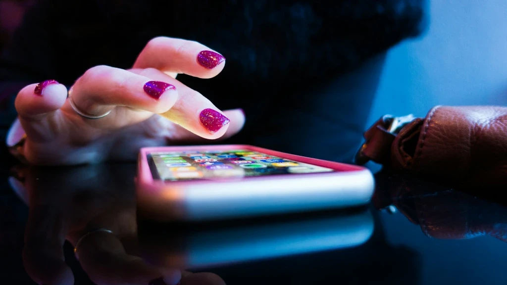 Adiós al mito del pez dorado: el 'Popcorn Brain' de TikTok es una amenaza real a tu concentración