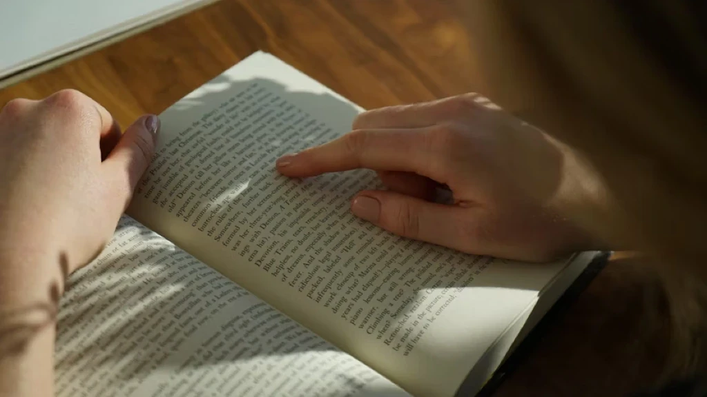 Reconecta con la Lectura: Libros Impresos, Escudo Esencial ante la Distracción Digital y Móvil