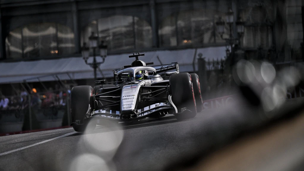 ¡Drama en Mónaco! Checo Pérez pierde histórico primer punto de Cadillac por polémica penalización
