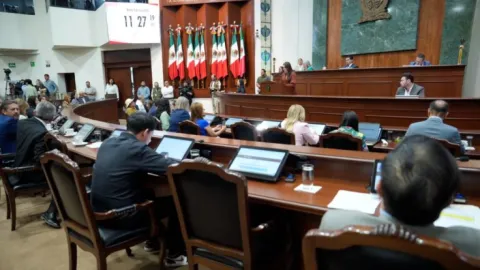 Avanza en el Congreso dictamen que busca proteger a las infancias de contenidos violentos que hagan apología al delito