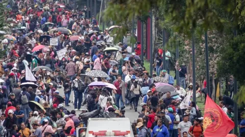 Caos Vial y Protestas Embotellan CDMX: ¿Se Debilita la Fiebre Mundialista ante Manifestaciones y Cierres?