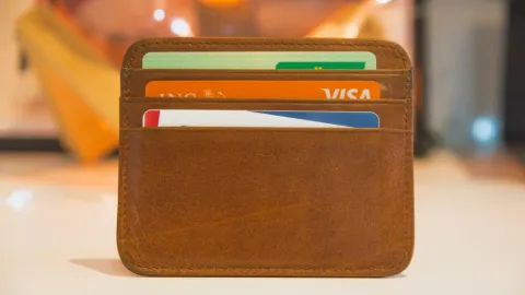 ¡Alerta Financiera! Retirar Efectivo de Tarjetas de Crédito: Un Camino Rápido a Deudas Costosas, Advierte Especialista
