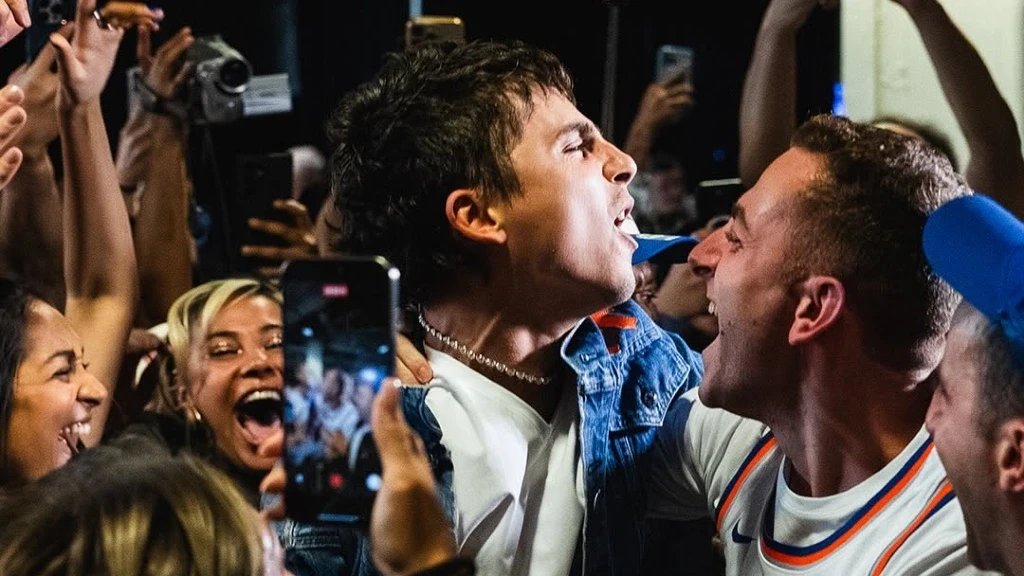 Patido de los Knicks Cautiva a Hollywood en el Madison Square Garden: Una Noche Inolvidable con Estrellas