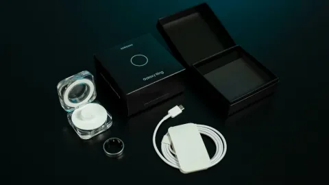 Anillos Inteligentes: La Revolución Silenciosa que Conquista la Moda Urbana y la Oficina Híbrida en 2026