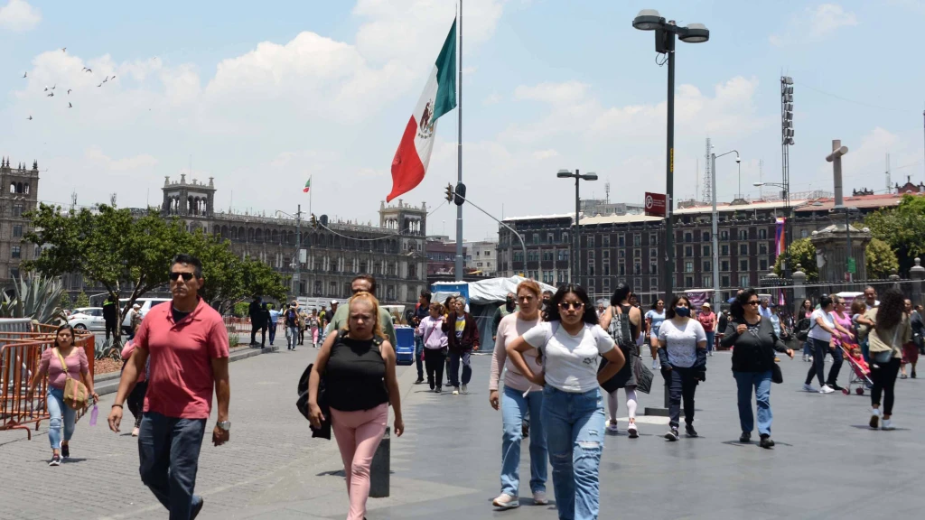 UNAM Alerta: El Alarmante Gasto Diario y la Informalidad Laboral que Erosionan la Salud y la Economía de los Mexicanos