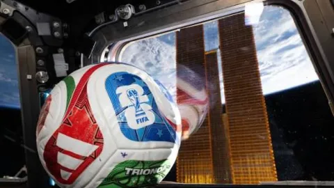 La NASA Envía el Balón del Mundial 2026 al Espacio