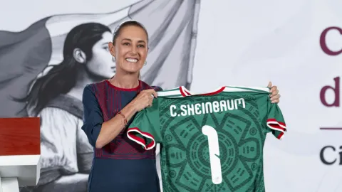 Sheinbaum Insta a Aficionados: Respeto a Ecuador y Limpieza en Festejos del Mundial 2026