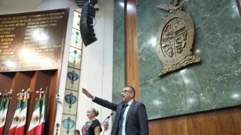 Elige Congreso del Estado al diputado Juan Diego Aranzubia Iturrios como presidente de la Mesa Directiva