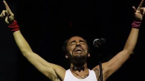 Rubén Albarrán de Café Tacvba Cuestiona Euforia Mundialista ante Crisis Social