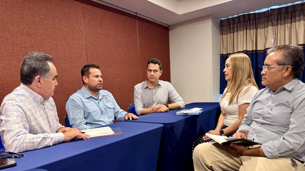 Realizan encuentro el Rector Jesús Madueña y líderes del SUNTUAS