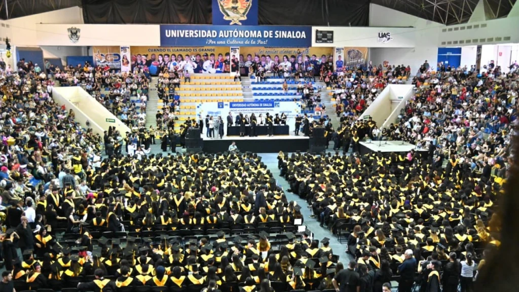 Culmina con éxito sus estudios la generación 2023-2026 de la Preparatoria Central Diurna de la UAS; egresan más de 900 estudiantes