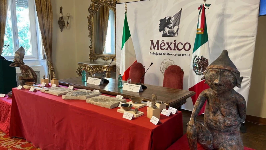 Italia Repatria 27 Tesoros Arqueológicos y Paleontológicos a México