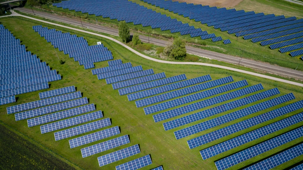 México Impulsa la Transición Energética: Luz Verde a 20 Megaproyectos Solares y Eólicos Privados por $4,750 Millones