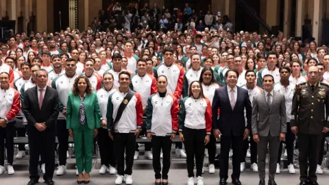 Sheinbaum Abandera a la Delegación Mexicana Rumbo a los Juegos Centroamericanos y del Caribe Santo Domingo 2026