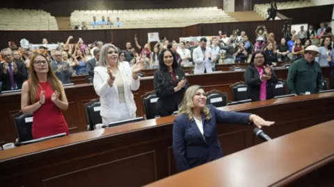 Mirna Luz Lora Aguilar se incorporó a la 65 Legislatura tras rendir protesta como diputada local