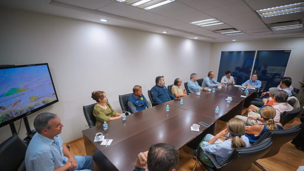 Gobierno de Sinaloa acompaña a locatarios de Plaza Fiesta Los Mochis en su proceso de reactivación