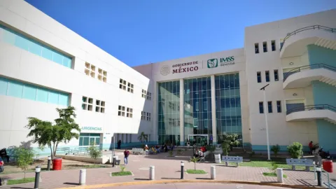 Secretaría de Salud garantiza atención en hospitales de Sinaloa durante el periodo vacacional de verano
