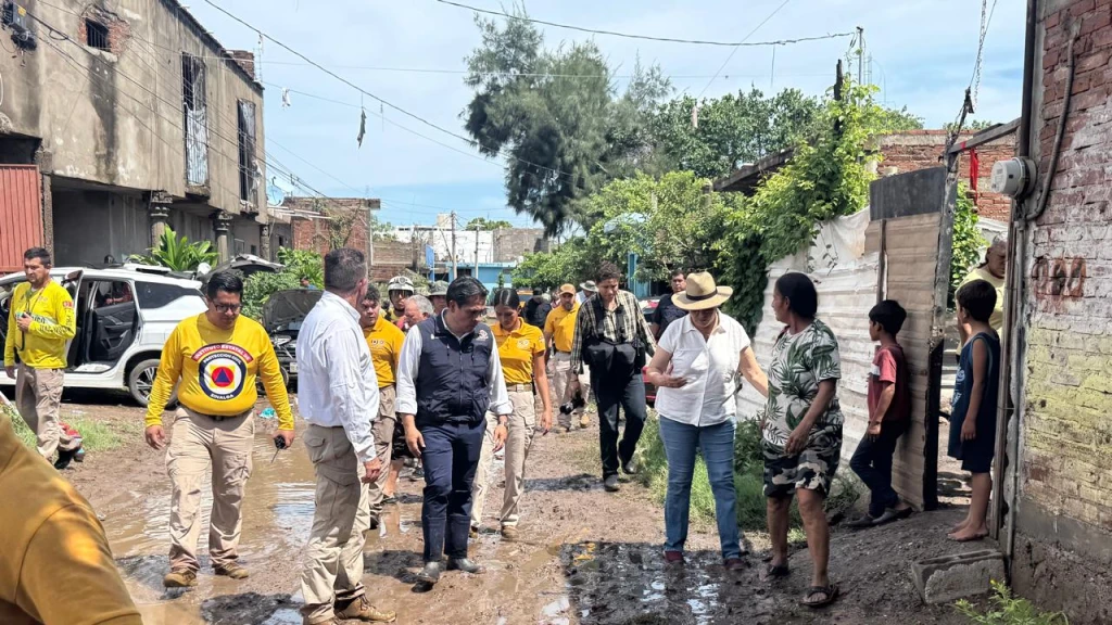 Instruye Gobernadora Yeraldine Bonilla, atender a afectados por lluvias en Mazatlán