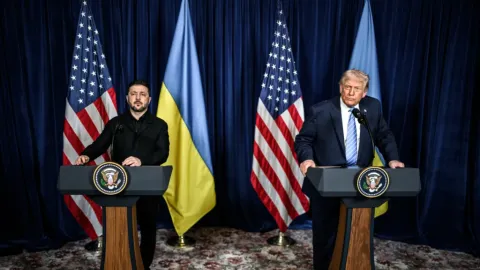 Trump insta a Zelensky a detener ataques contra refinerías rusas ante creciente escasez global de diésel