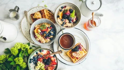 ¡Alerta de Salud! Omitir el Desayuno: ¿Por Qué Pone en Riesgo tus Huesos y tu Peso?